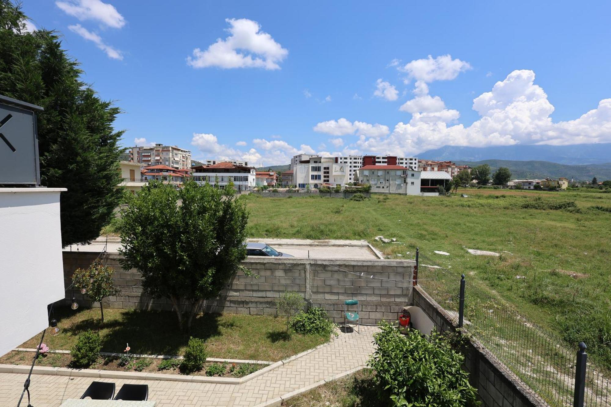 Baza Hostel - Swimming Pool Берат Екстериор снимка