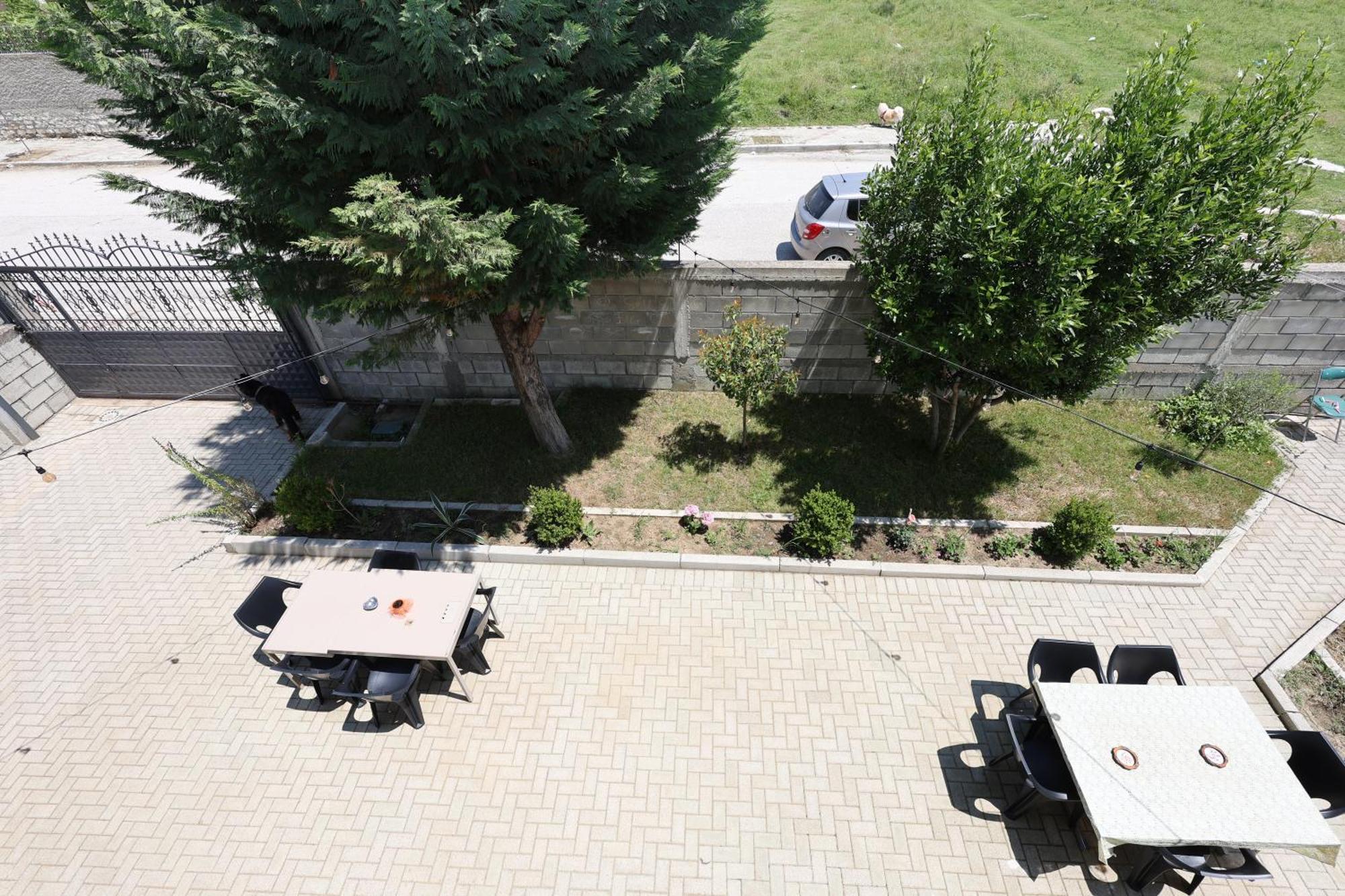 Baza Hostel - Swimming Pool Берат Екстериор снимка