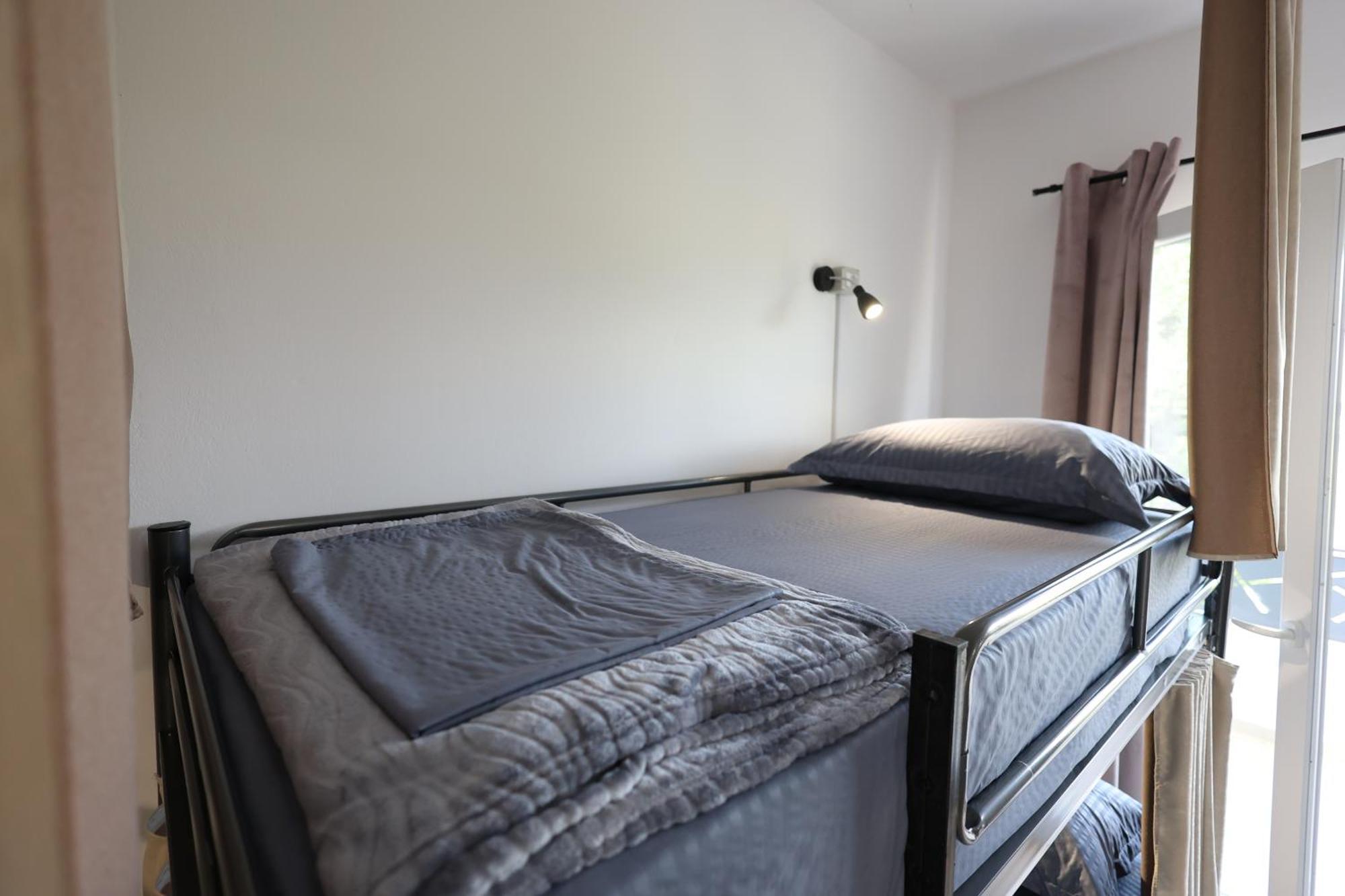 Baza Hostel - Swimming Pool Берат Екстериор снимка