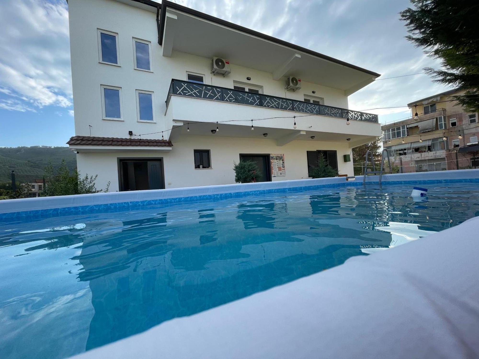 Baza Hostel - Swimming Pool Берат Екстериор снимка